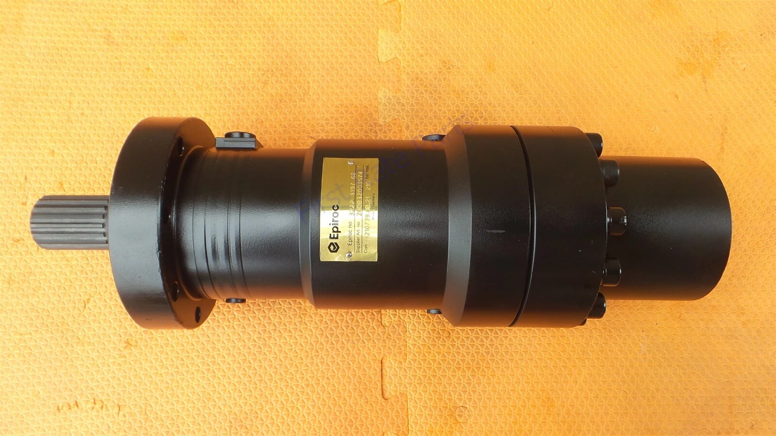 Atlas Copco / Epiroc 32222 3197 68 Поворотный цилиндр